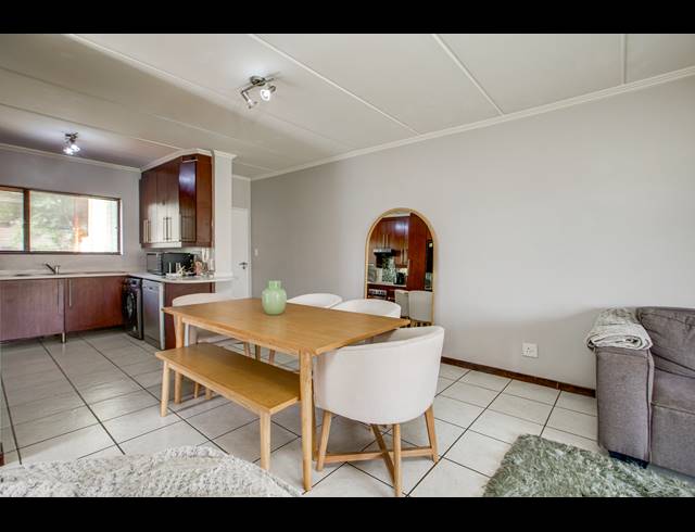 2 BEDROOM APARTMENT FOR SALE IN SUNNINGHILL